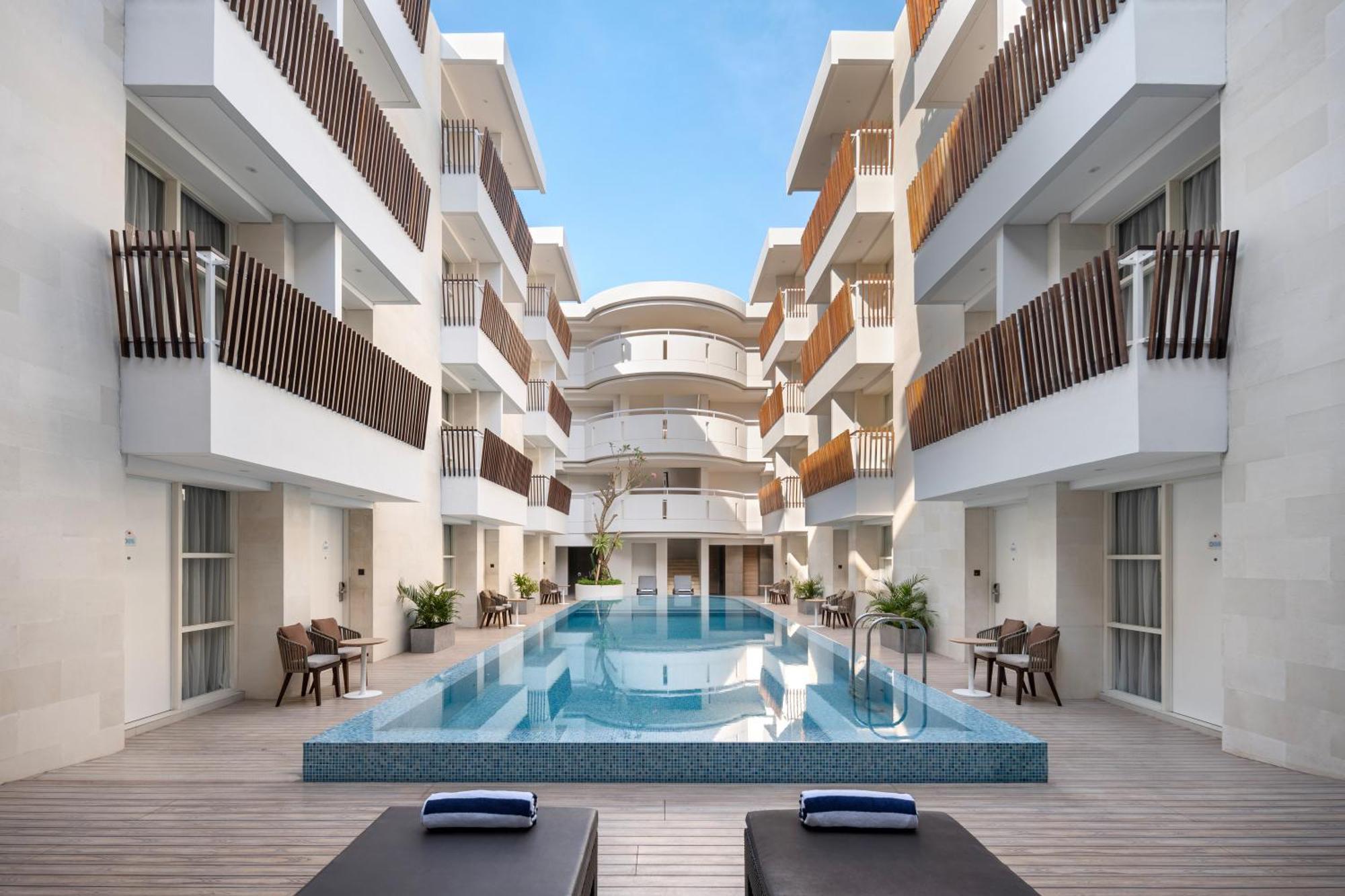 Holiday Inn Express Bali Sunset Road By Ihg Кута Екстериор снимка
