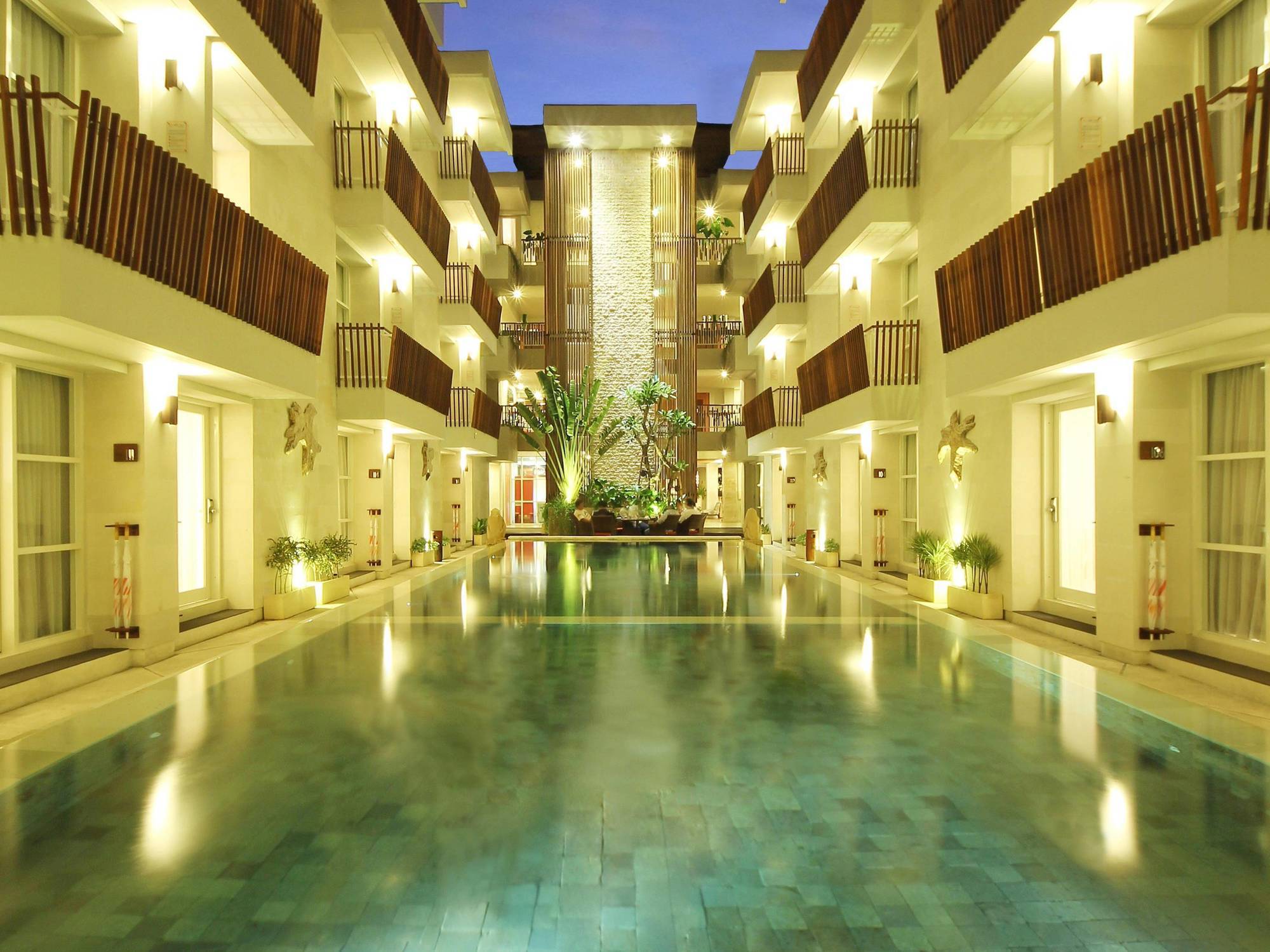 Holiday Inn Express Bali Sunset Road By Ihg Кута Екстериор снимка
