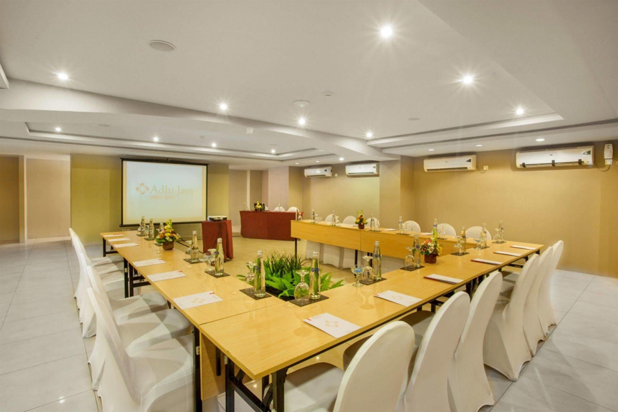 Holiday Inn Express Bali Sunset Road By Ihg Кута Екстериор снимка