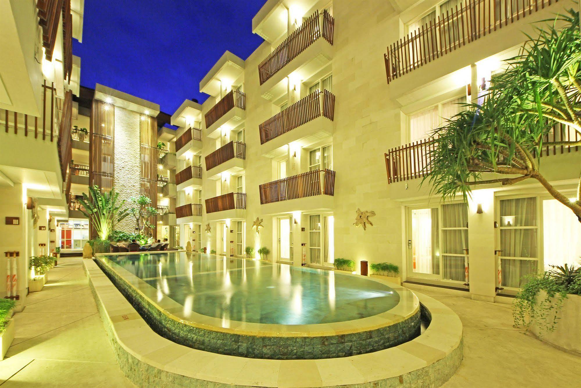 Holiday Inn Express Bali Sunset Road By Ihg Кута Екстериор снимка