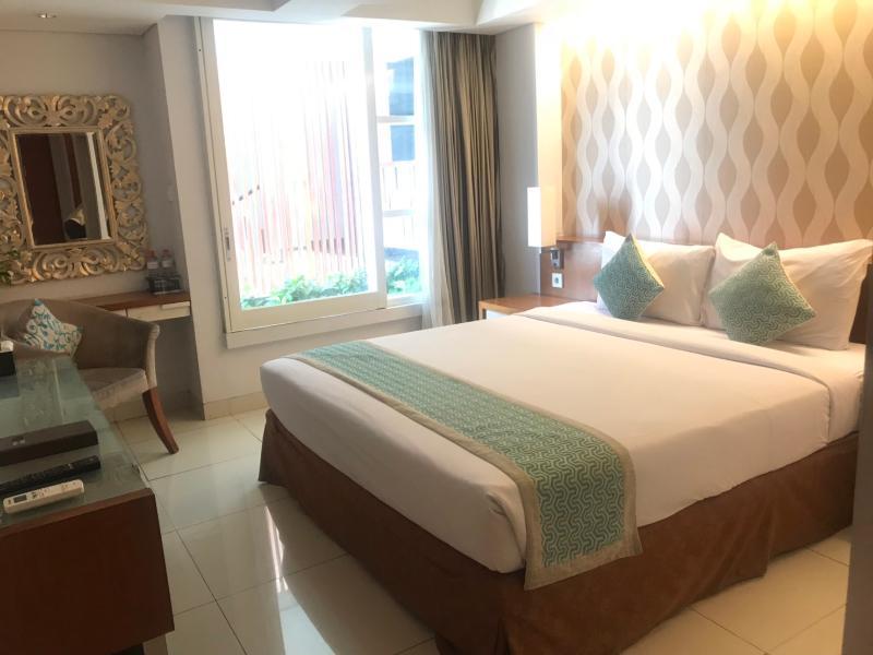 Holiday Inn Express Bali Sunset Road By Ihg Кута Екстериор снимка