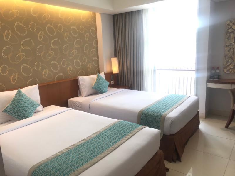 Holiday Inn Express Bali Sunset Road By Ihg Кута Екстериор снимка