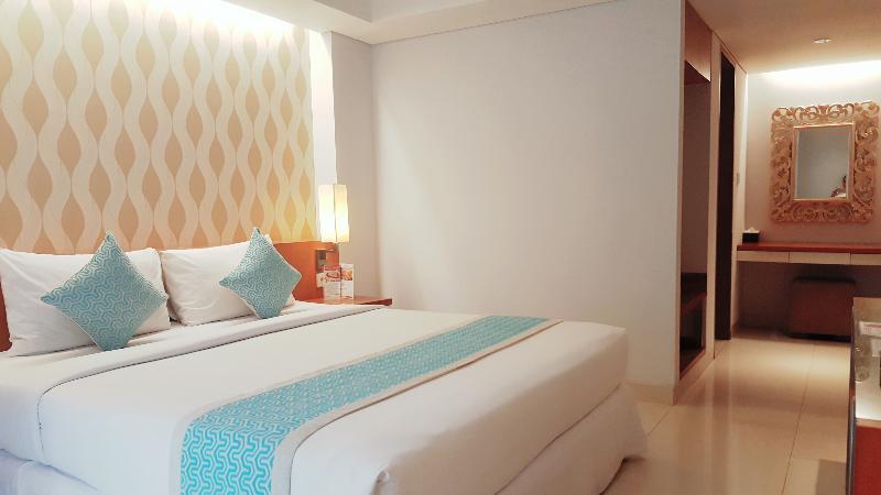 Holiday Inn Express Bali Sunset Road By Ihg Кута Екстериор снимка